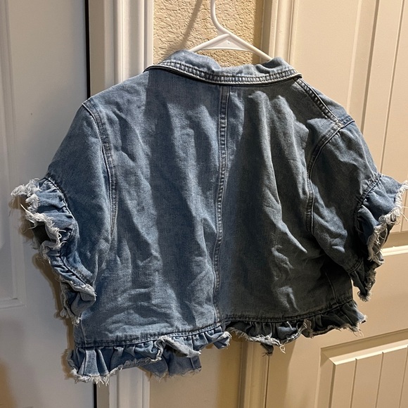 Miss Moly Women’s Denim Jacket Ruffle Sleeve Button Down Distressed Cropped NWOT - Picture 4 of 10